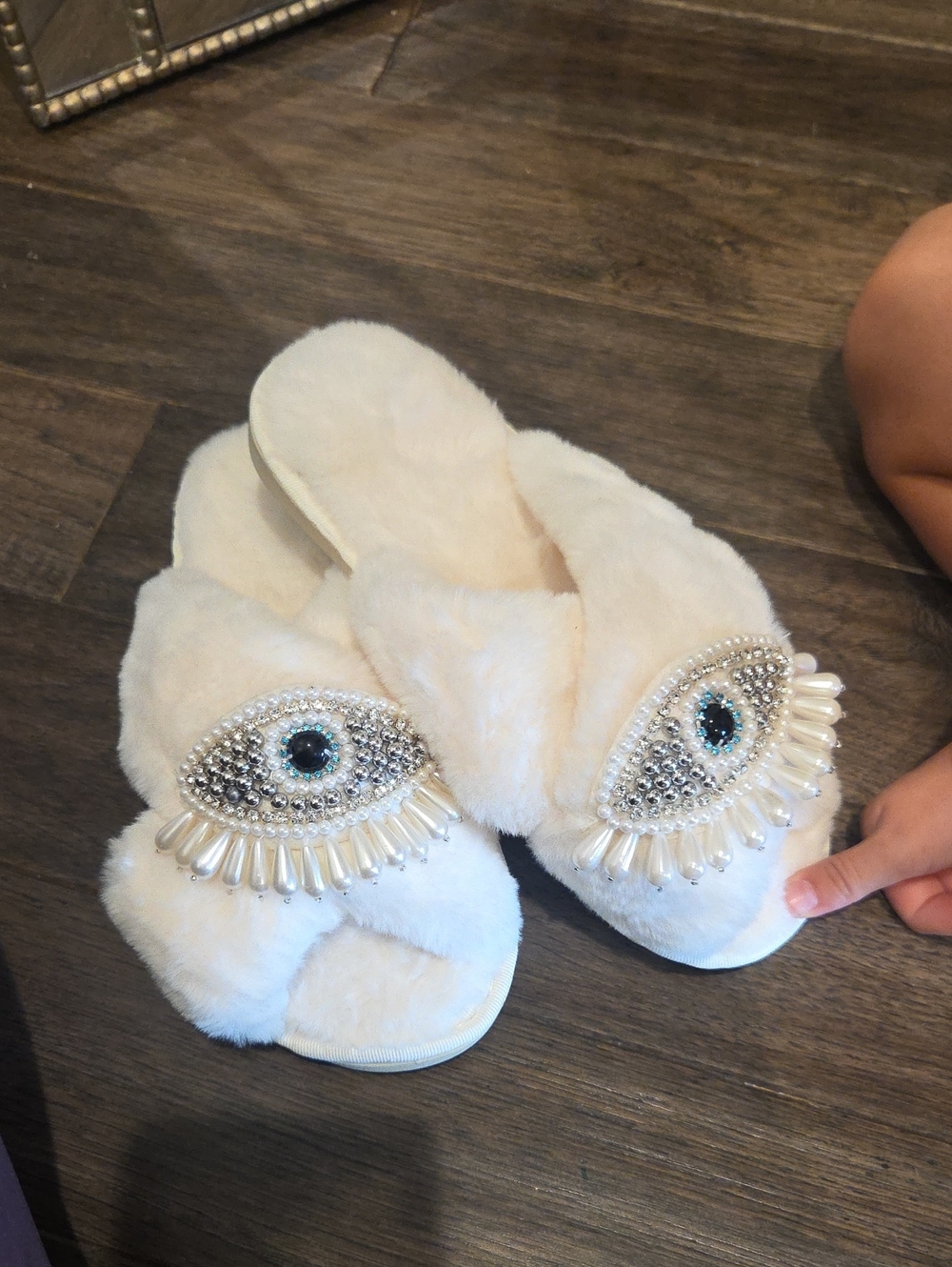 Plush White Evil Eye Embellished Women’s Slippers - Picture 6 of 6